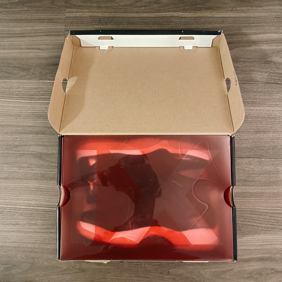 Jordan 11 “Bred” 2012 - Picture 2 of 6